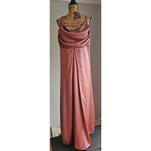 Reverly Maternity Skye Satin Side Slits Maxi Formal Dress Womens Sz 24 - Picture 9 of 13